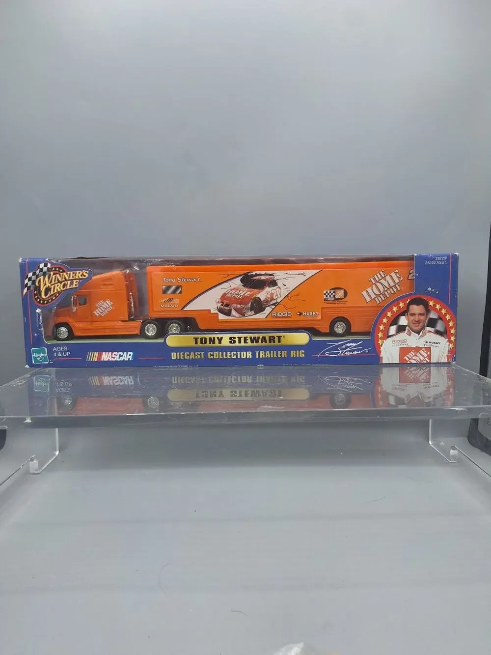 NASCAR~Winner's Circle~Tony Stewart #20 HOME DEPOT~Die Cast Trailer Rig~2000